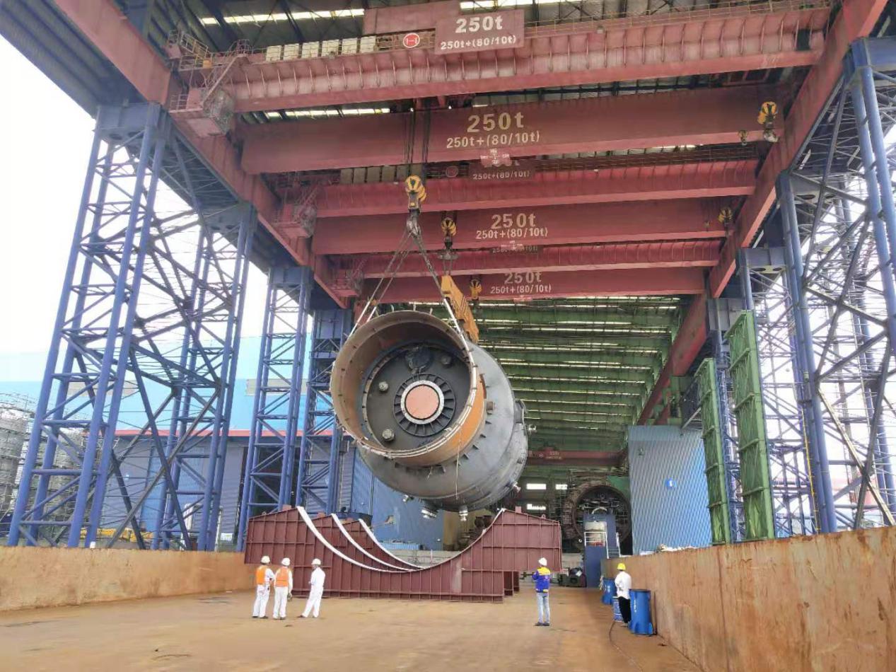 大连恒力石化项目首批大件设备运抵现场